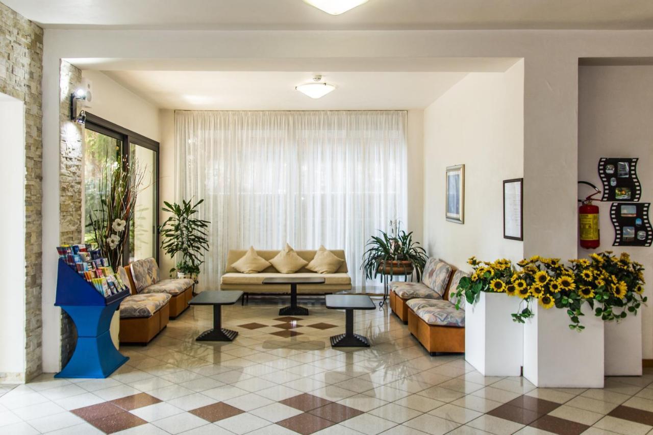 Hotel Trianon เบลลาเรีย-อีเจอา มารีนา ภายนอก รูปภาพ